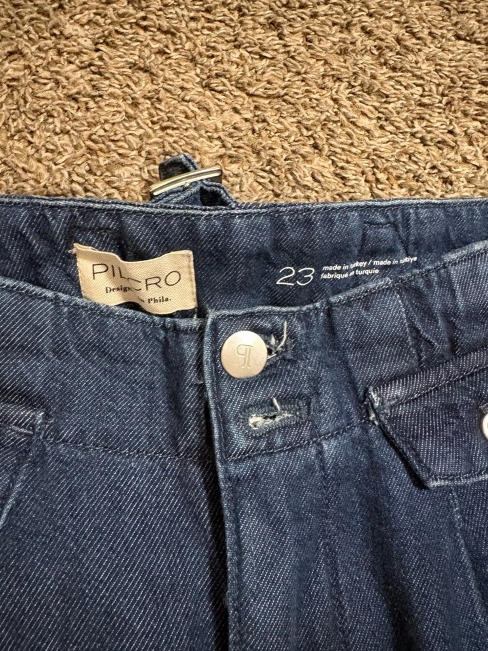 Pilcro Mid-Rise Pleated Trouser
Jeans - Picture 5 of 10